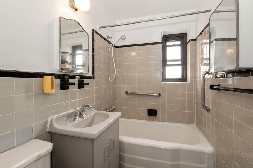 jackson-heights-queens-apartment (16)