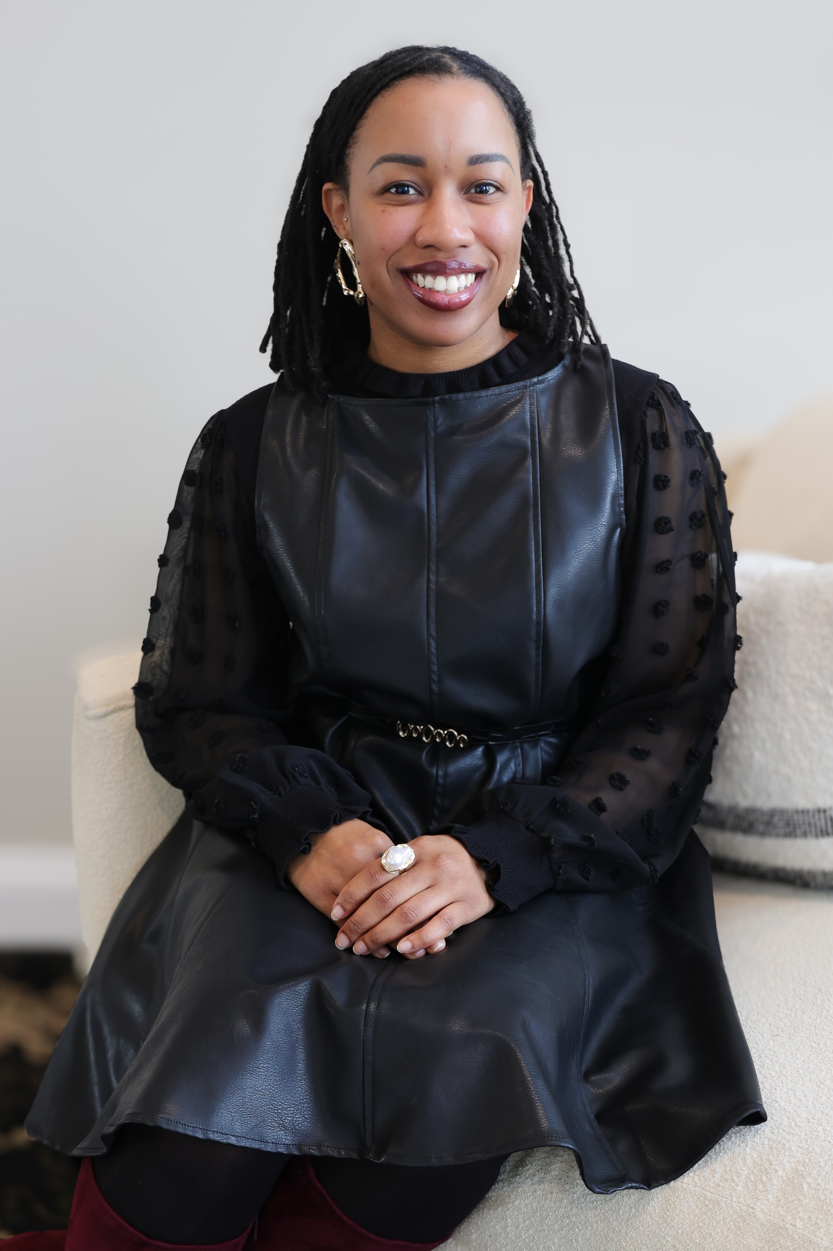 VashtiCalhoun_headshot-2_crop