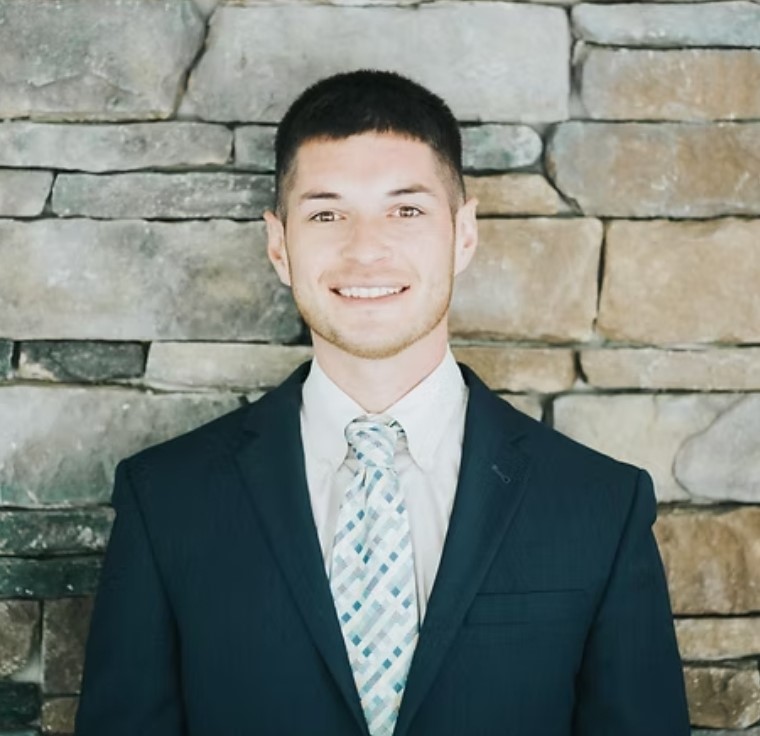 Ian DePinto Headshot.jpg