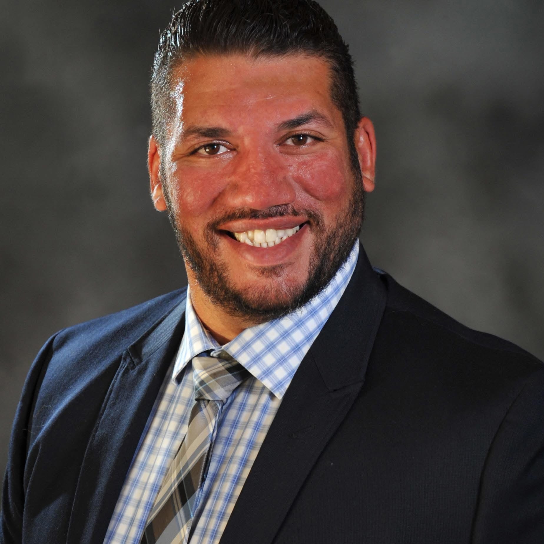 Headshot Ethan Pendry