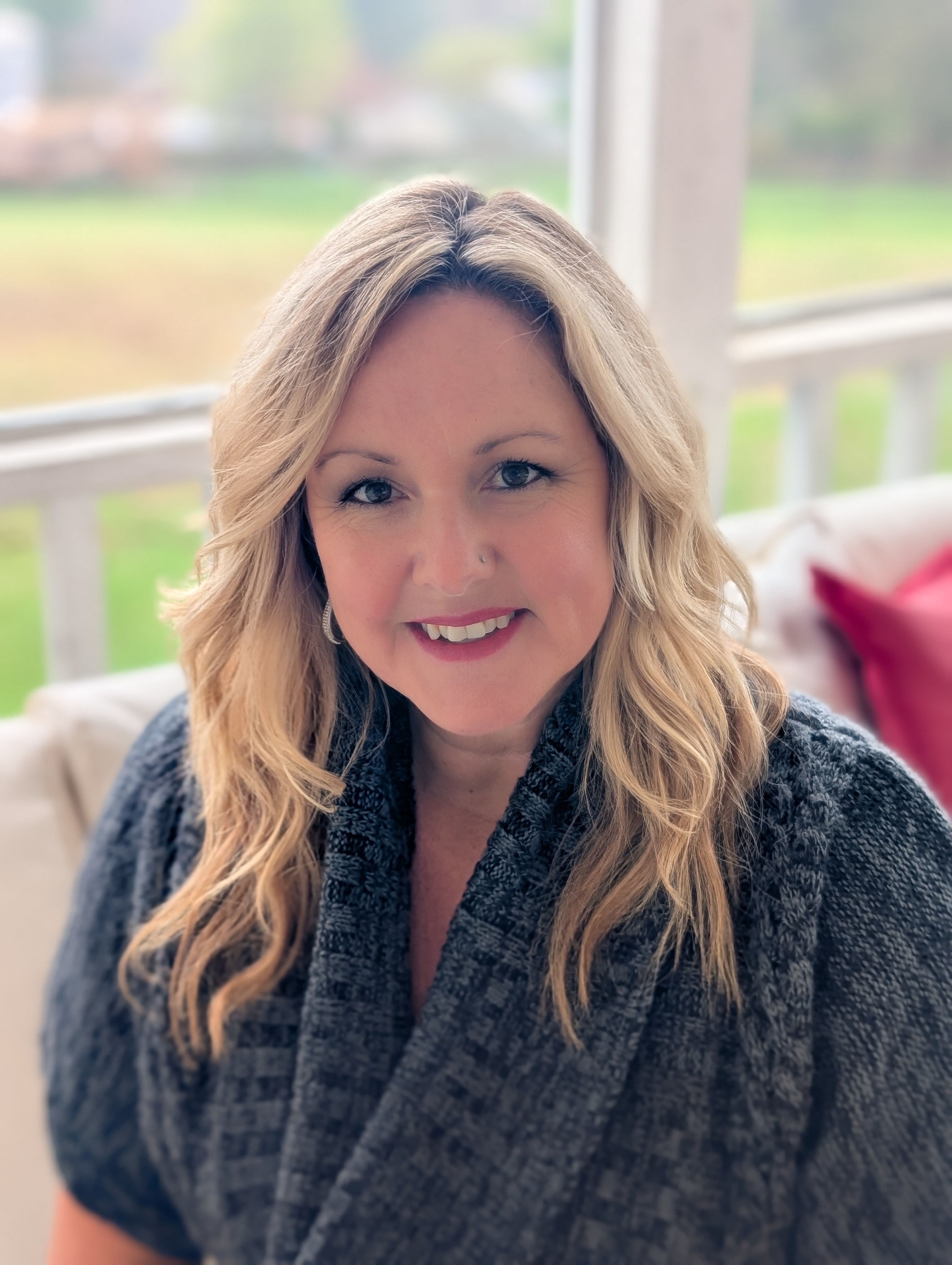 Jen Edwards Headshot