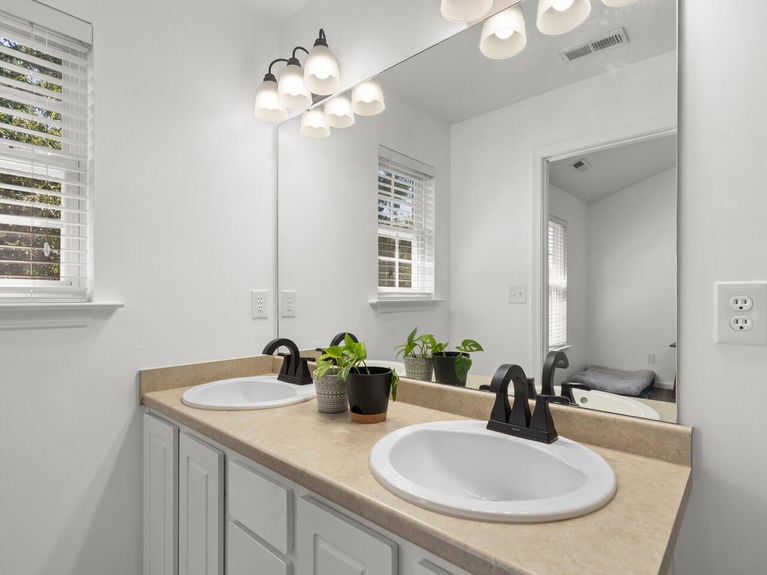 803 Hadel Pl Knightdale NC 27545 USA-024-004-Bathroom-MLS_Size