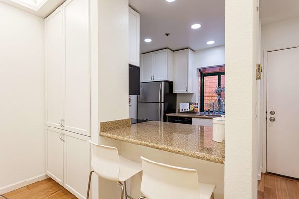 13_4250_El_Camino_Real Palo_Alto California 15