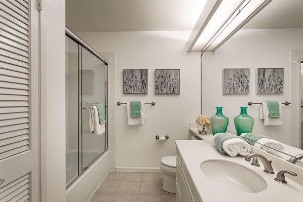 15_4250_El_Camino_Real_D133 Palo_Alto California 21