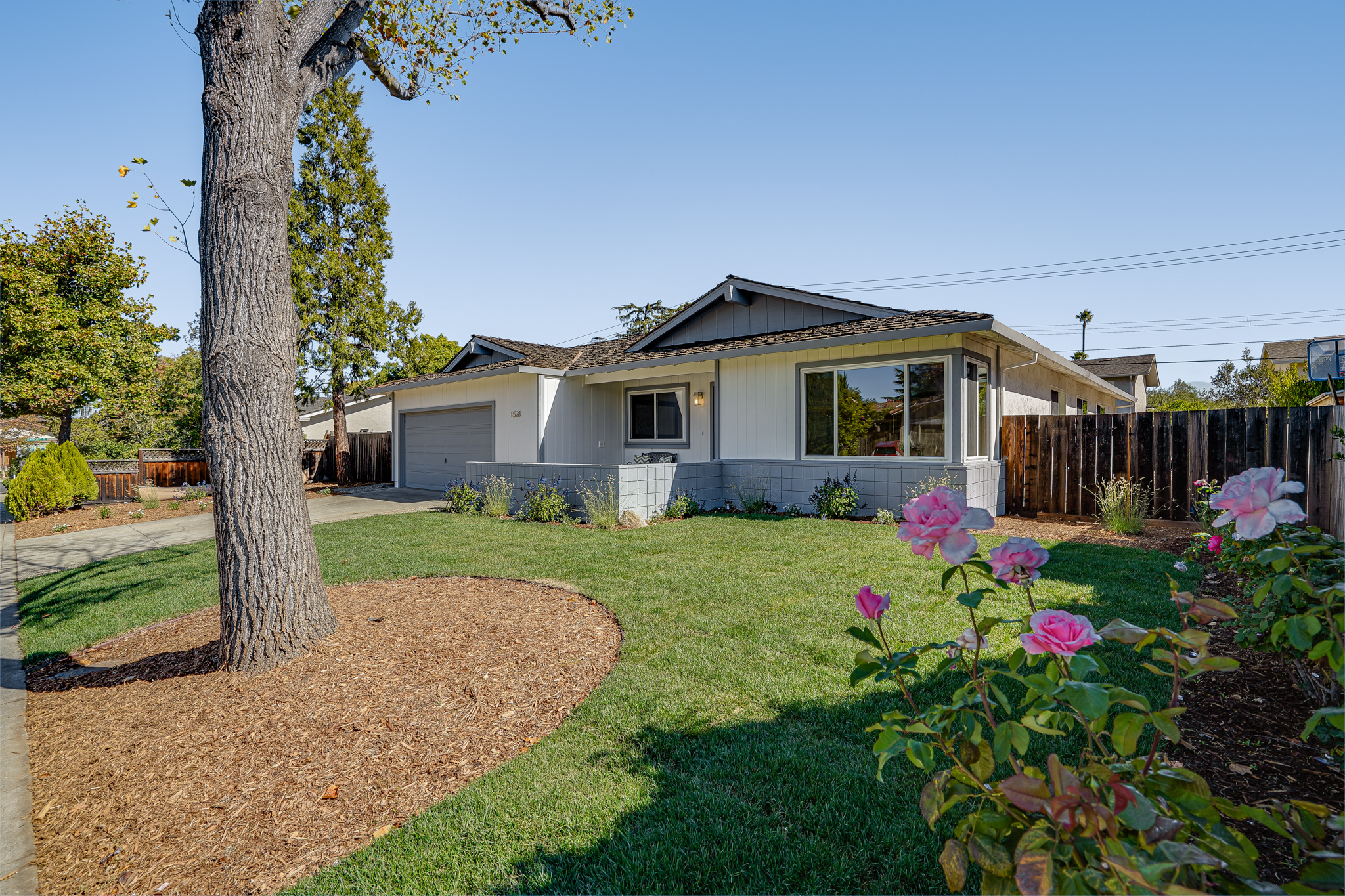 1528 Queenstown Court