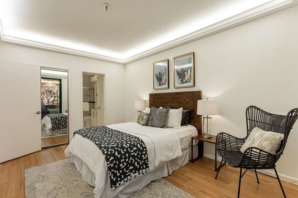 16_4250_El_Camino_Real Palo_Alto California 17