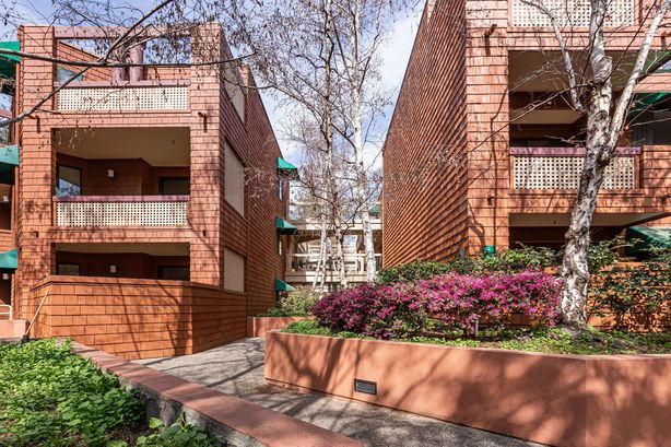 17_4250_El_Camino_Real_D133 Palo_Alto California 1