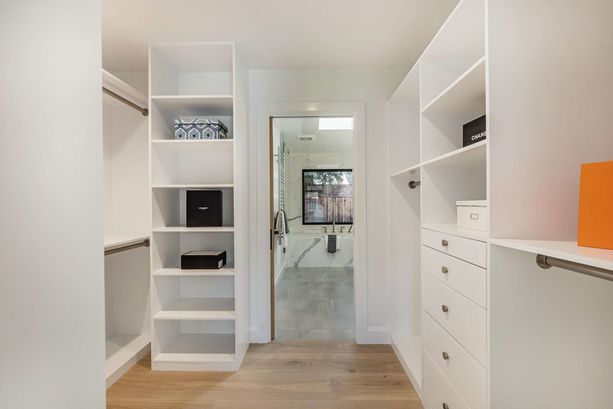 19_220_De_Anza_Lane Los_Altos California 17