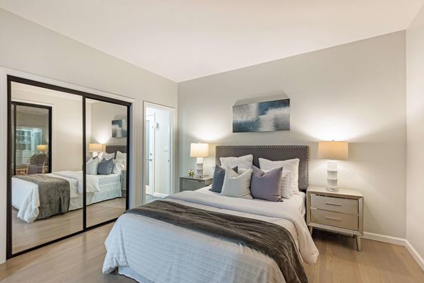 20_15_Seki_Court Emerald_Hills California 26