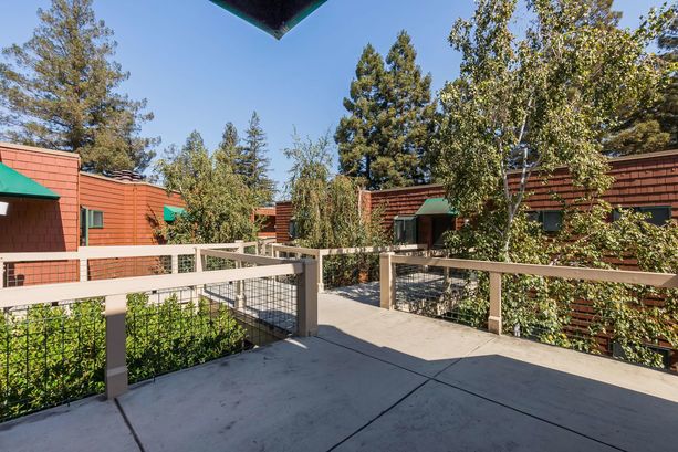 20_4250_El_Camino_Real_A302 Palo_Alto California 32