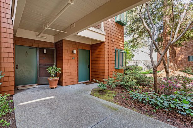 20_4250_El_Camino_Real_D133 Palo_Alto California 3