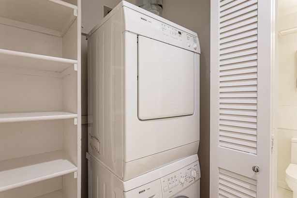 20_4250_El_Camino_Real Palo_Alto California 21