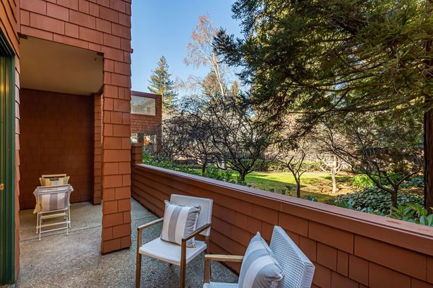 21_4250_El_Camino_Real Palo_Alto California 27