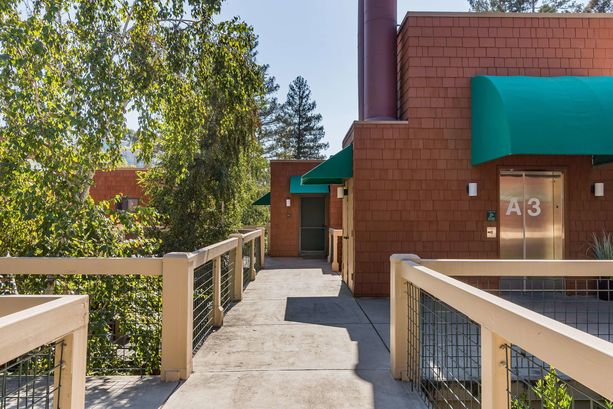 22_4250_El_Camino_Real_A302 Palo_Alto California 2