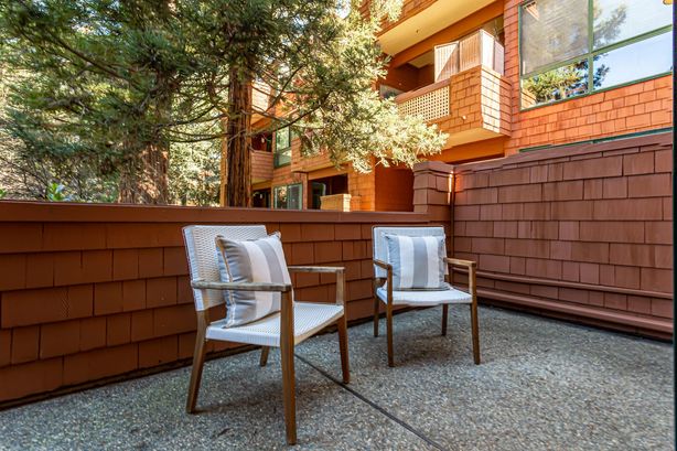 22_4250_El_Camino_Real Palo_Alto California 22