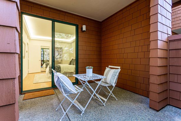 24_4250_El_Camino_Real Palo_Alto California 26