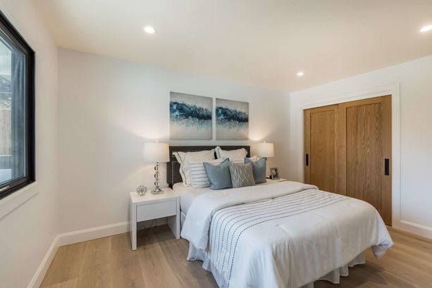 25_220_De_Anza_Lane Los_Altos California 24