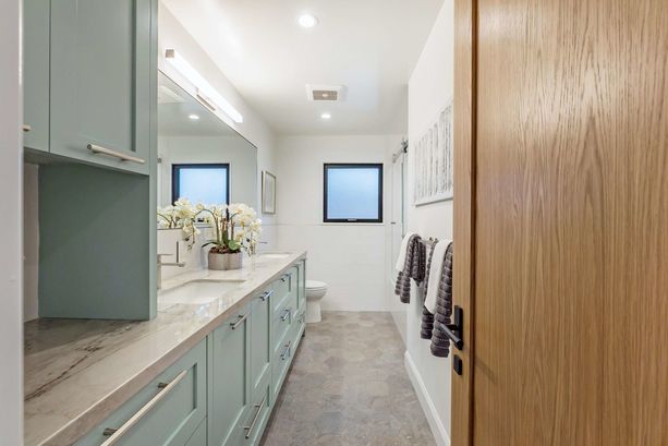 26_220_De_Anza_Lane Los_Altos California 25