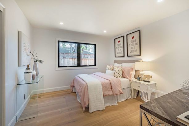 28_220_De_Anza_Lane Los_Altos California 26