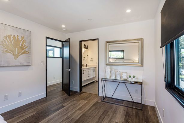 28_231_Myrtle_Street Redwood_City California 38