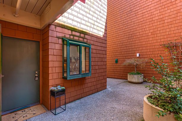 28_4250_El_Camino_Real Palo_Alto California 1