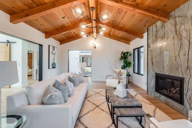 3_220_De_Anza_Lane Los_Altos California 43