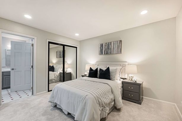 30_15_Seki_Court Emerald_Hills California 36