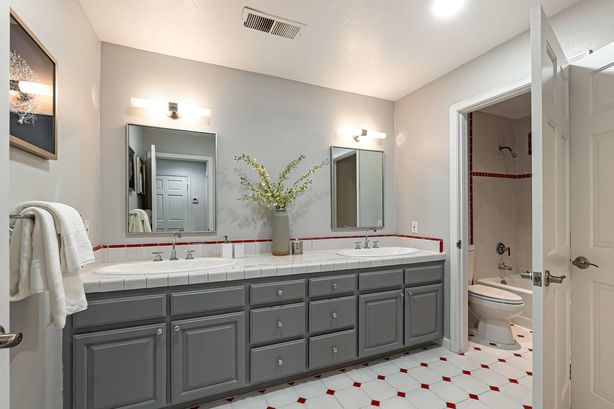 31_15_Seki_Court Emerald_Hills California 38