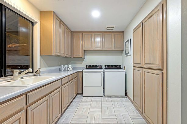 33_15_Seki_Court Emerald_Hills California 43