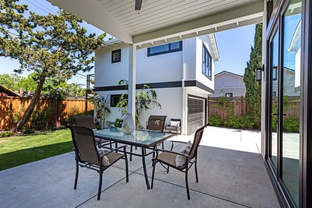 33_231_Myrtle_Street Redwood_City California 40