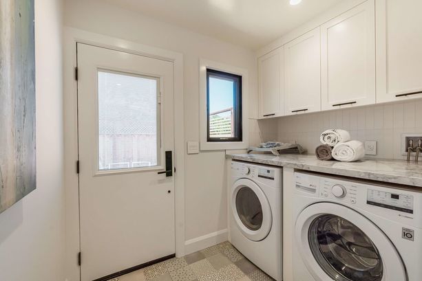 34_220_De_Anza_Lane Los_Altos California 33