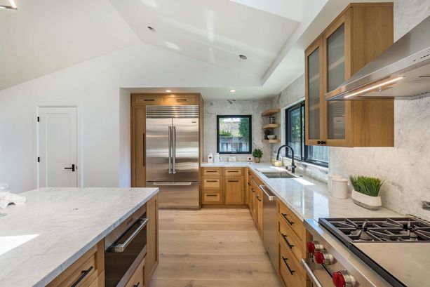 6_220_De_Anza_Lane Los_Altos California 14