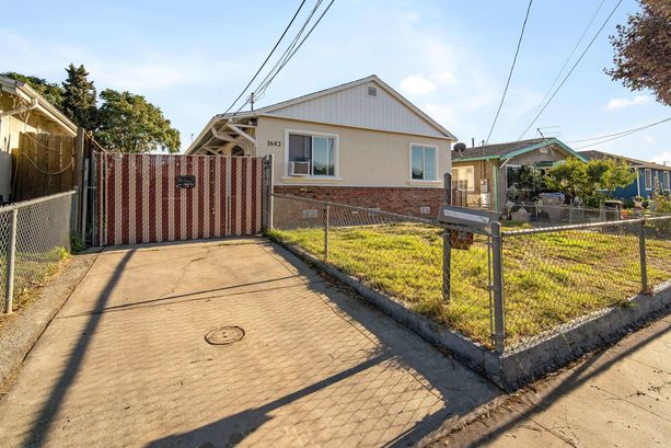 9- 1682_East_San_Fernando_Street San_Jose California 23