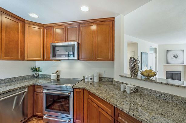 9_4250_El_Camino_Real_A302 Palo_Alto California 24