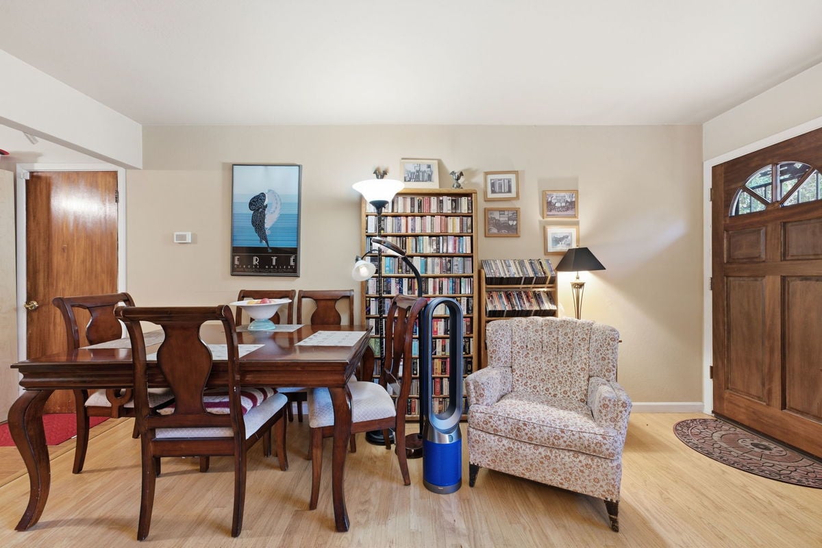 8-819 Hudson Street, Redwood City