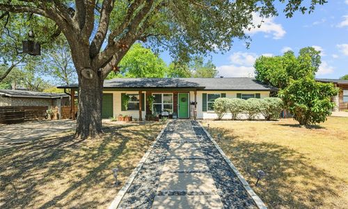 Is Northwest Hills Austin Walkable