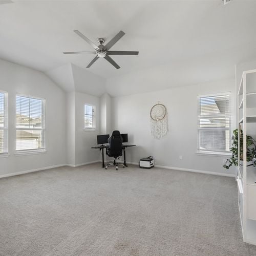 How do I prepare a vacant home for sale in Northwest Hills Austin?