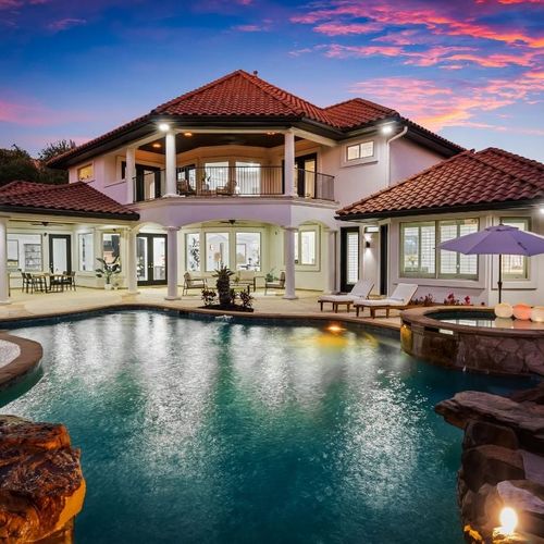 Are floodplains or creek-adjacent lots a concern in Northwest Hills Austin?