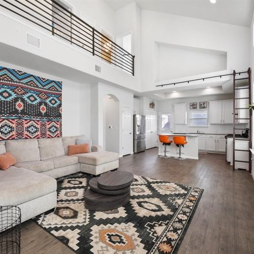 What short-term rental rules apply in Northwest Hills Austin?