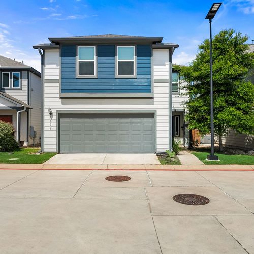 How much does a garage affect Northwest Hills resale value?