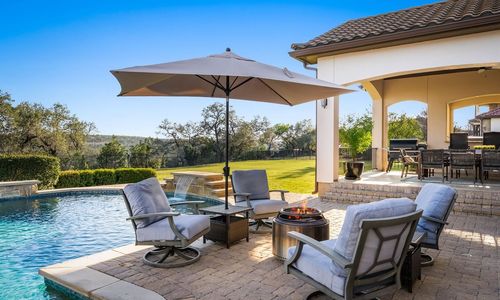 How important are professional photos when selling in …