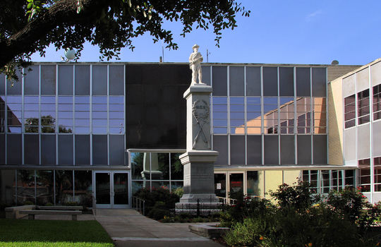 Picture of Kaufman statue