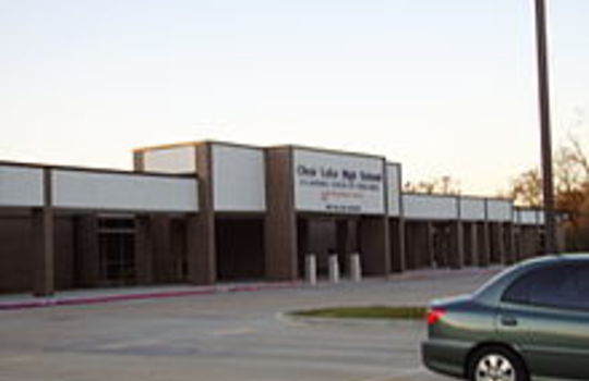 Picture of Clear Lake School in Taylor Lake Village