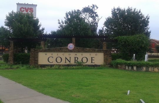 "Picture of Conroe Texas ""welcome"" sign"
