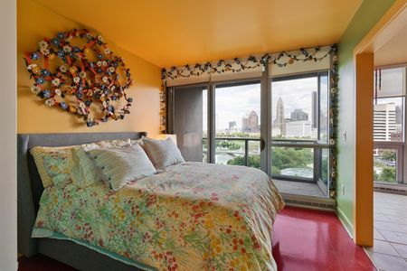 1 Miranova Place (19)