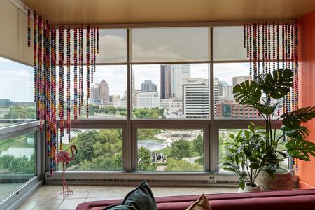 1 Miranova Place (25)