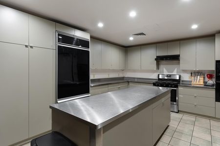 1 Miranova Place (42)