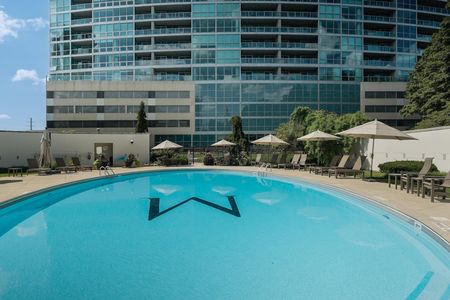 1 Miranova Place (55)