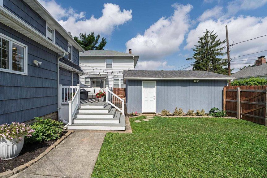 1068 W 2nd Avenue (40)