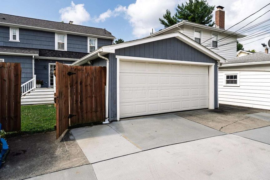 1068 W 2nd Avenue (46)